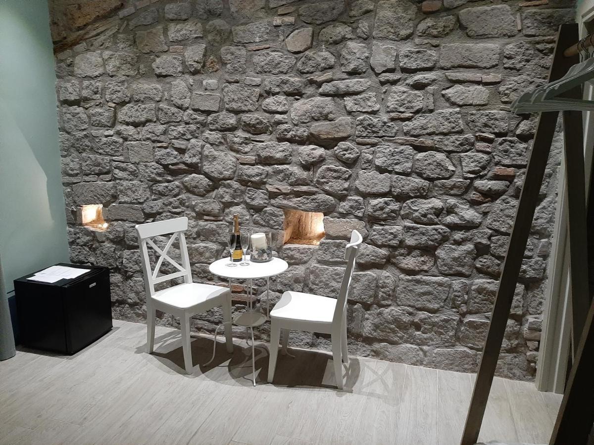 Hotel AL22 di piazza del Gesù à Viterbe Extérieur photo