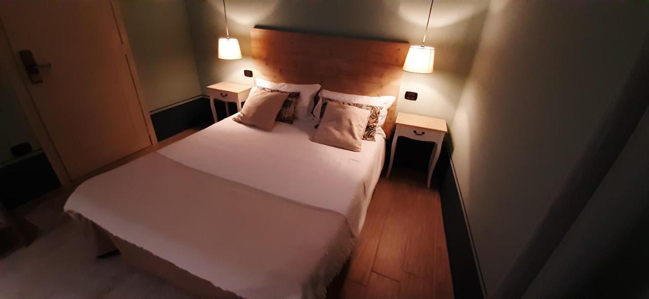 Hotel AL22 di piazza del Gesù à Viterbe Extérieur photo